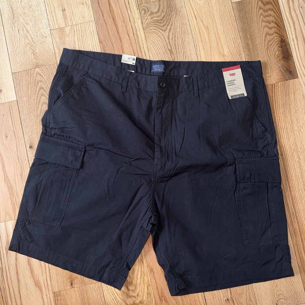 Levi's Mens Black Carrier Cargo Shorts NWT Size 44